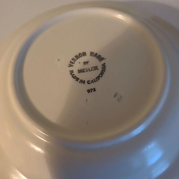 Metlox Set of Two Bowls - Picture 5 of 7